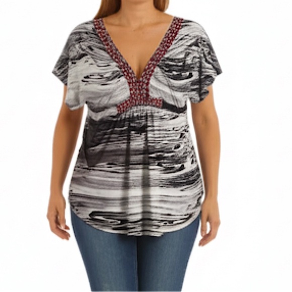 ONE WORLD Tops - One World Abstract Black/White Embroidered Red/Black V-Neck Women’s Size Medium